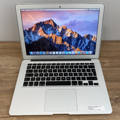 Apple MacBook Air 2015 13", kiállított termék