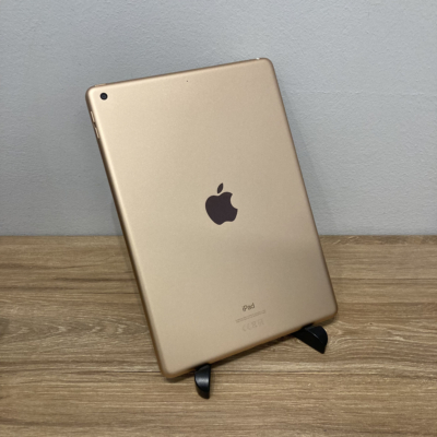 Apple iPad 8. Generációs 32GB Gold (Wi-Fi) Használt