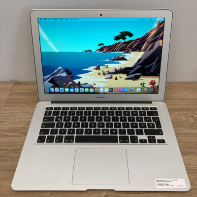 Apple MacBook Air 2017 13" 128GB SSD 8GB RAM Silver Használt